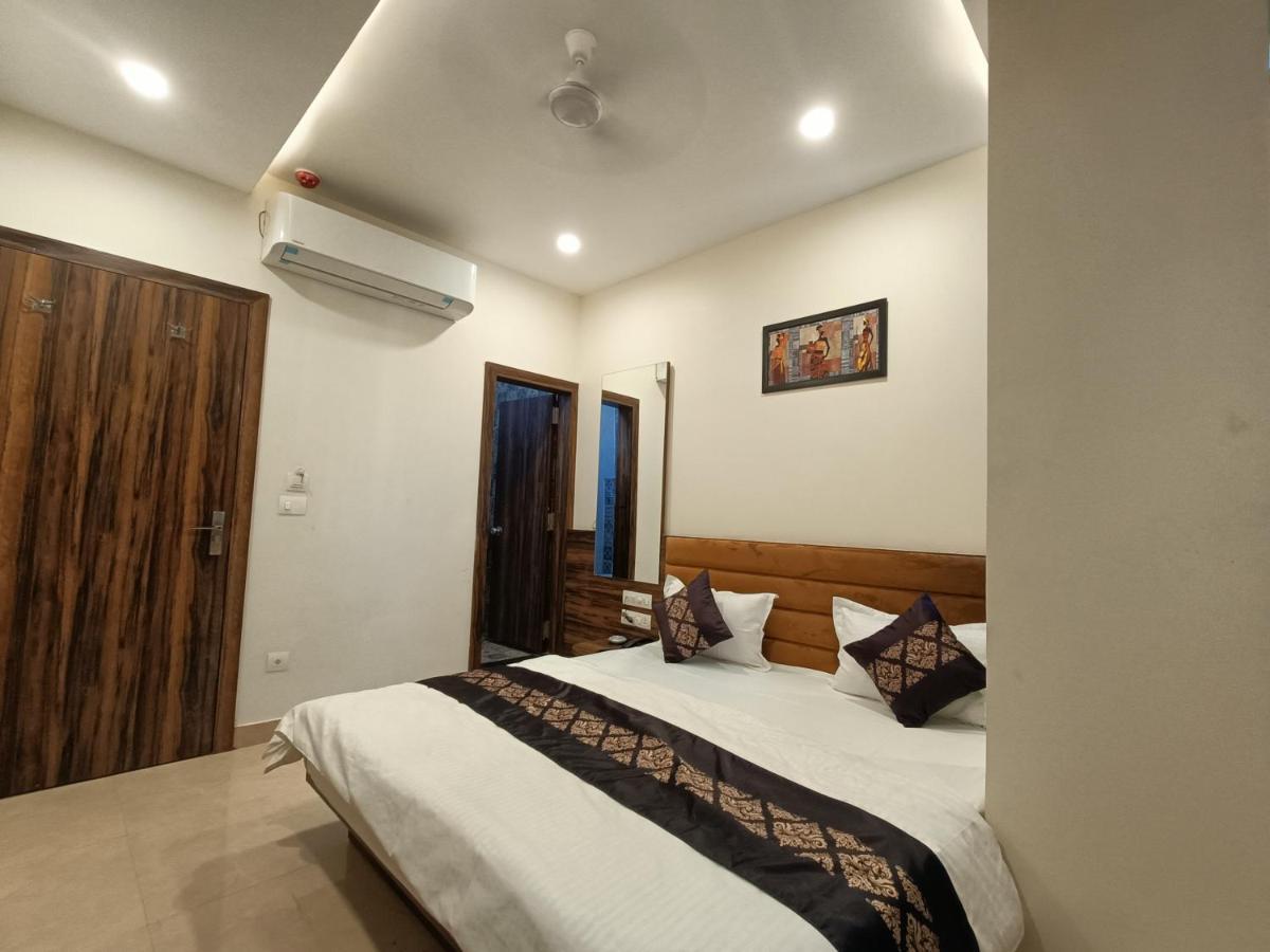 Hotel Vrinda Inn Udaipur Eksteriør billede