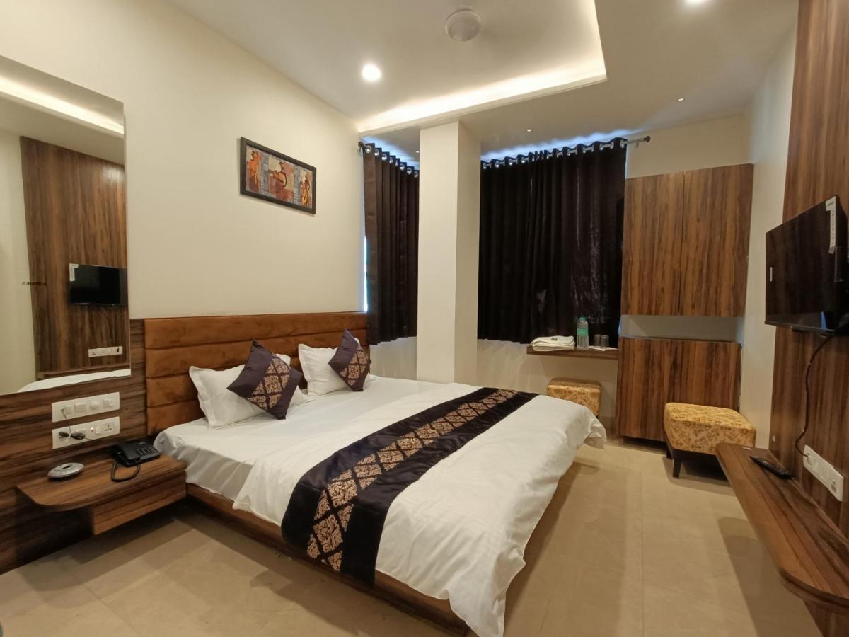 Hotel Vrinda Inn Udaipur Eksteriør billede