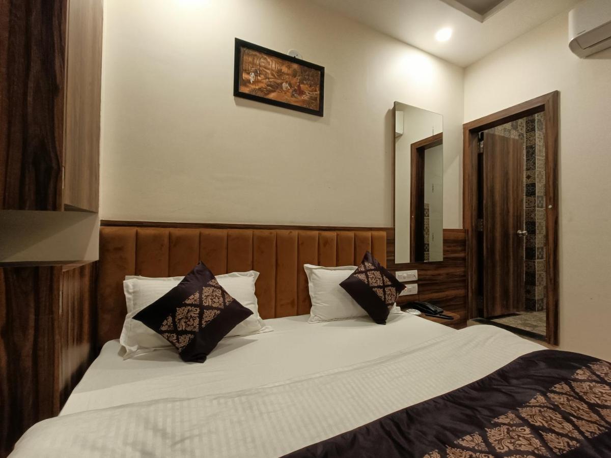 Hotel Vrinda Inn Udaipur Eksteriør billede
