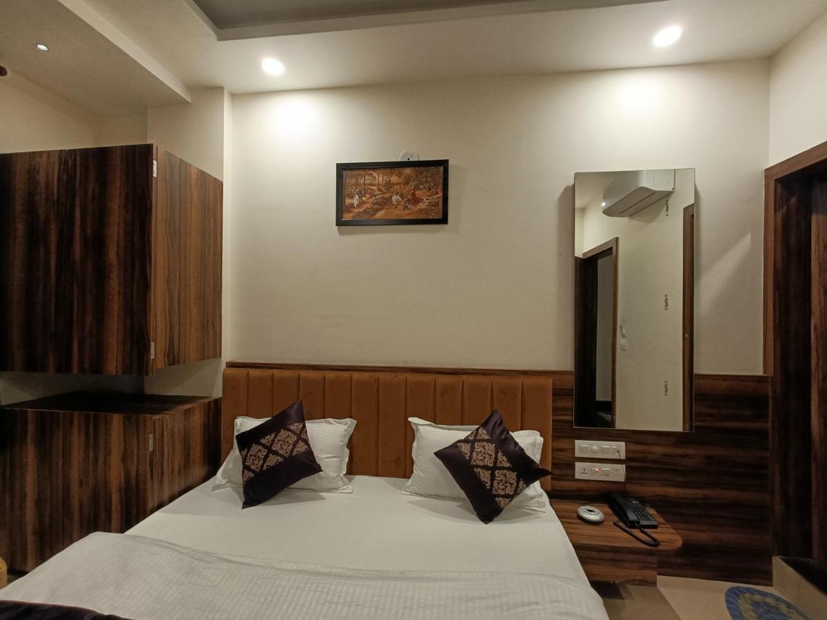 Hotel Vrinda Inn Udaipur Eksteriør billede