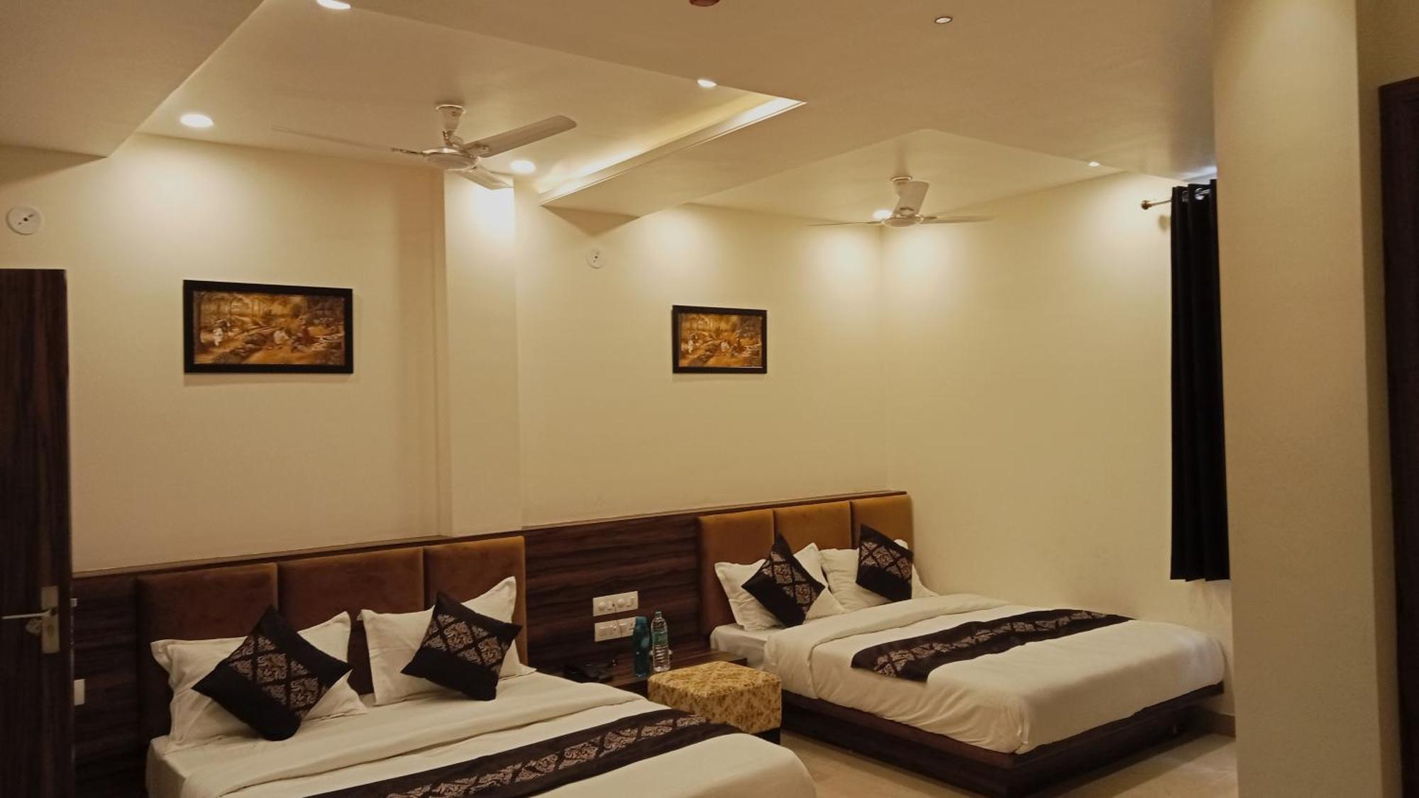 Hotel Vrinda Inn Udaipur Eksteriør billede
