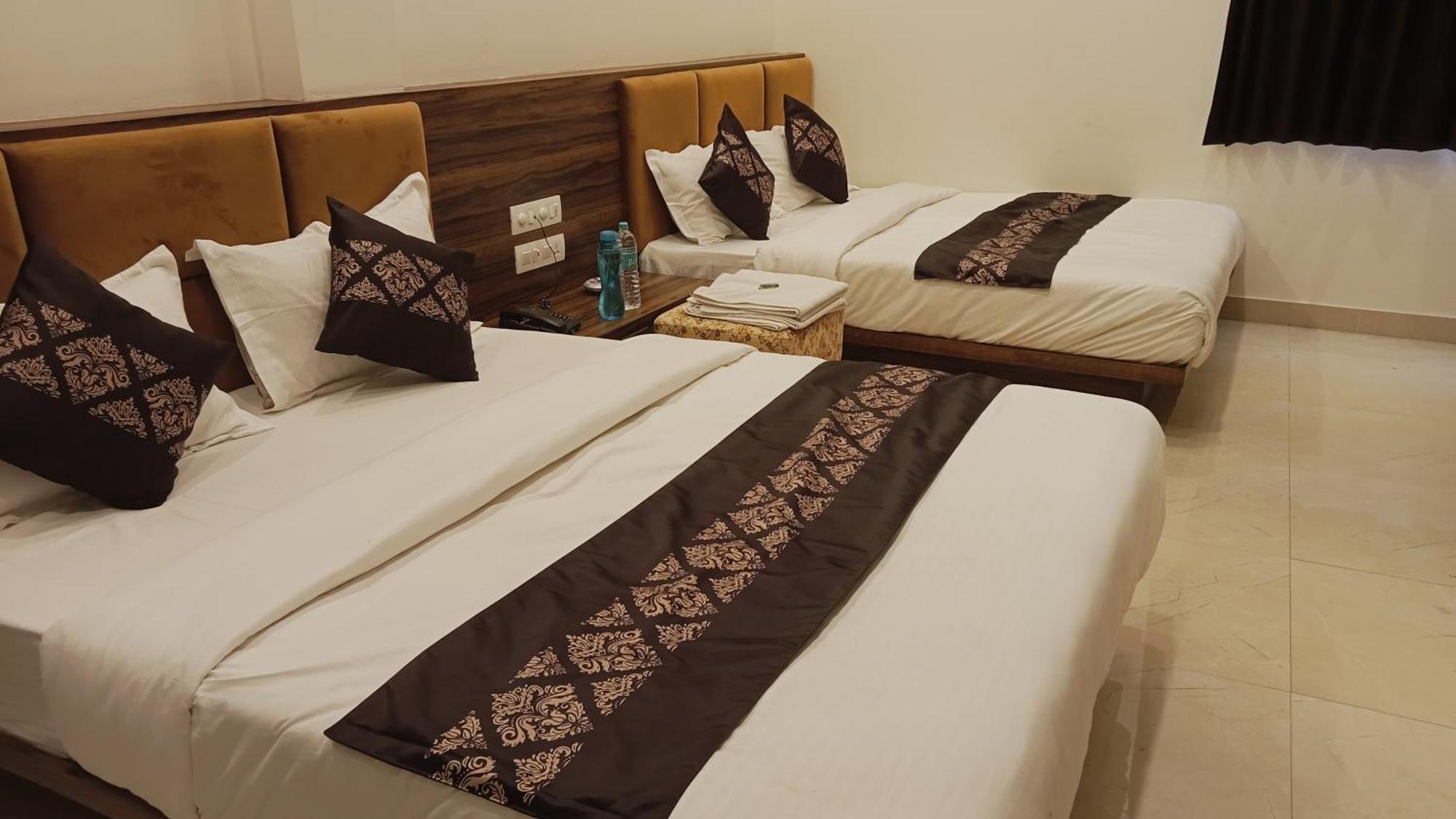 Hotel Vrinda Inn Udaipur Eksteriør billede