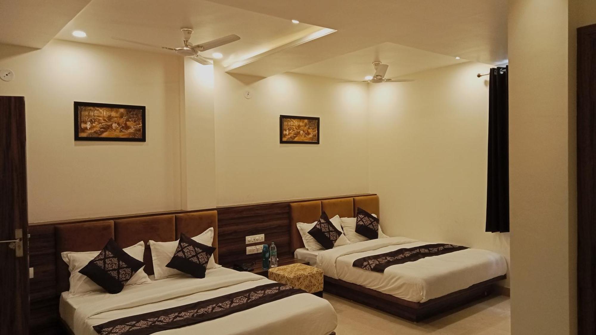 Hotel Vrinda Inn Udaipur Eksteriør billede