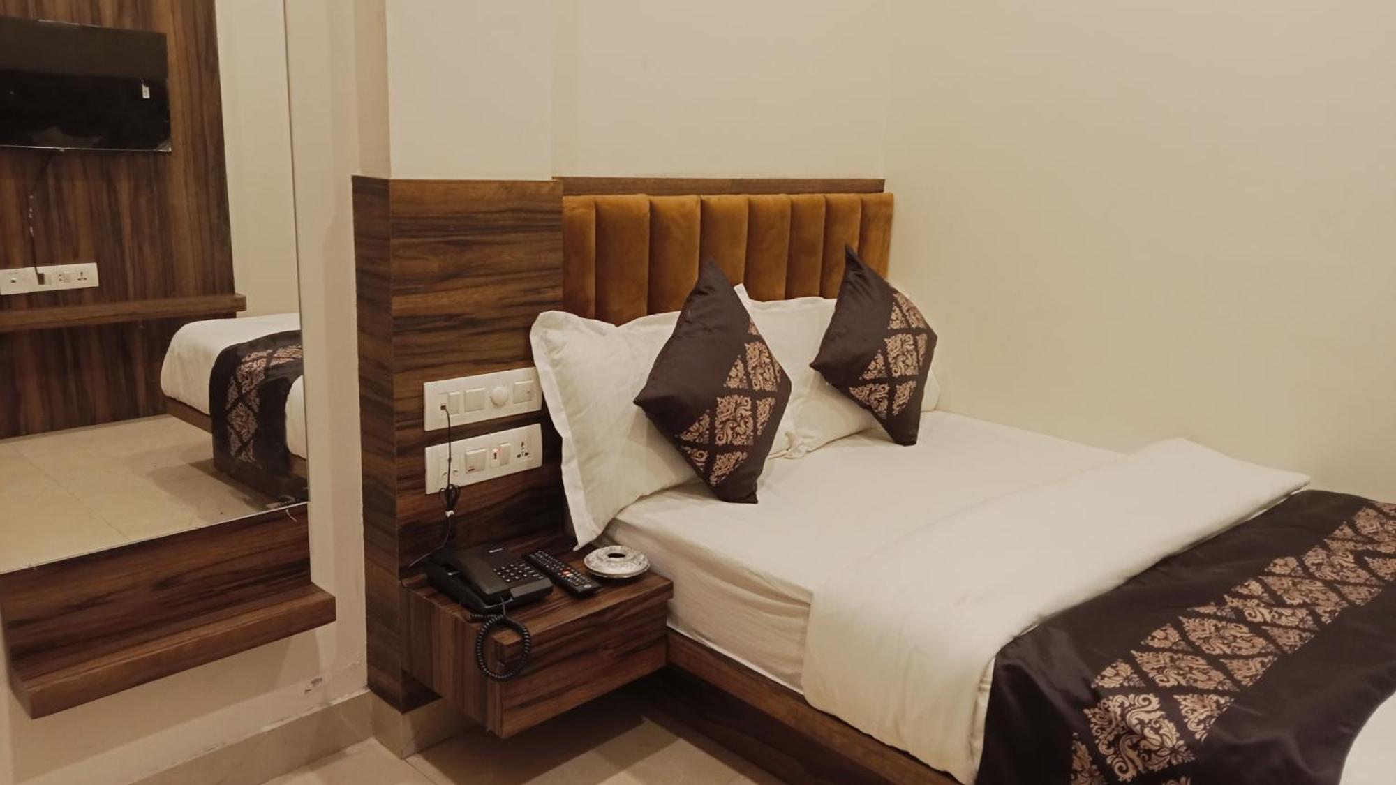 Hotel Vrinda Inn Udaipur Eksteriør billede