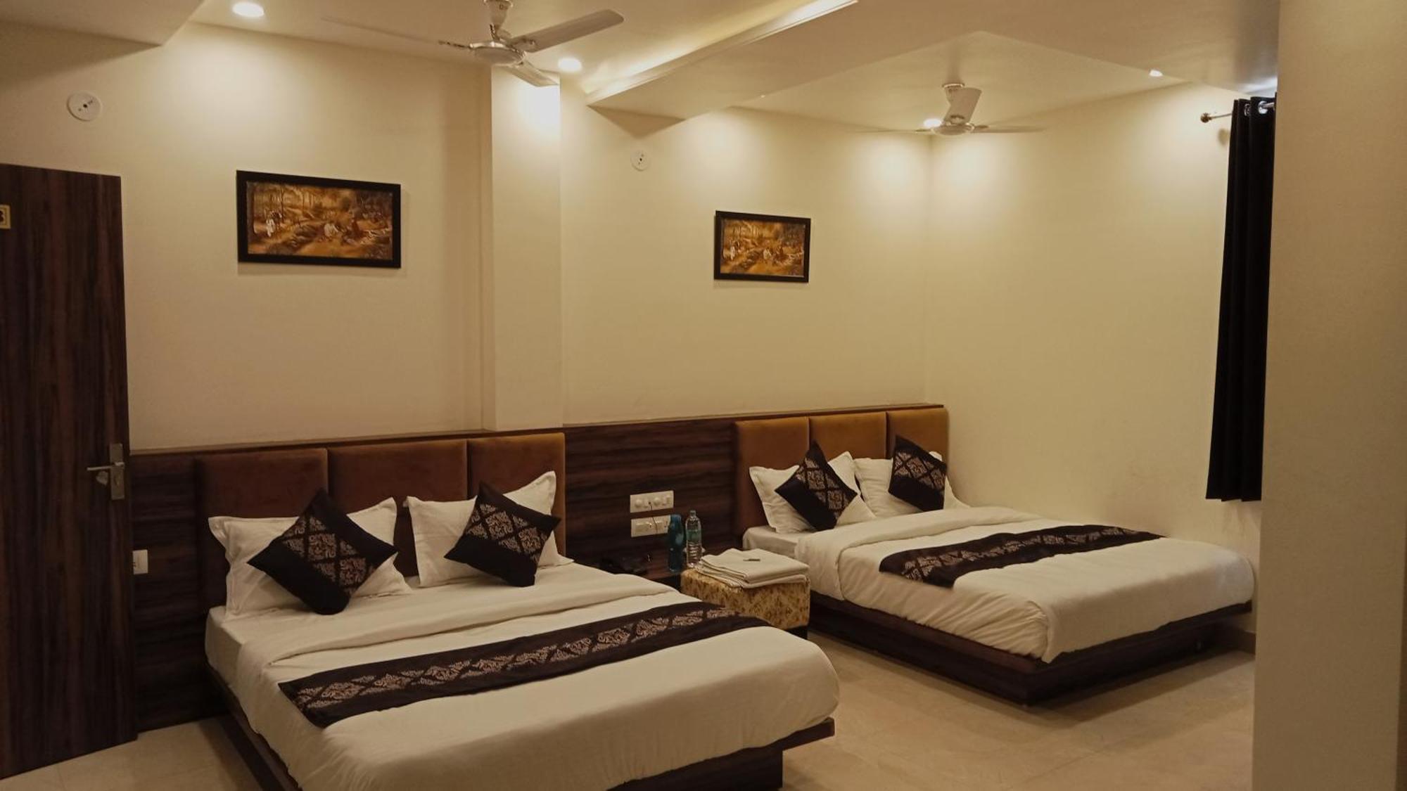 Hotel Vrinda Inn Udaipur Eksteriør billede