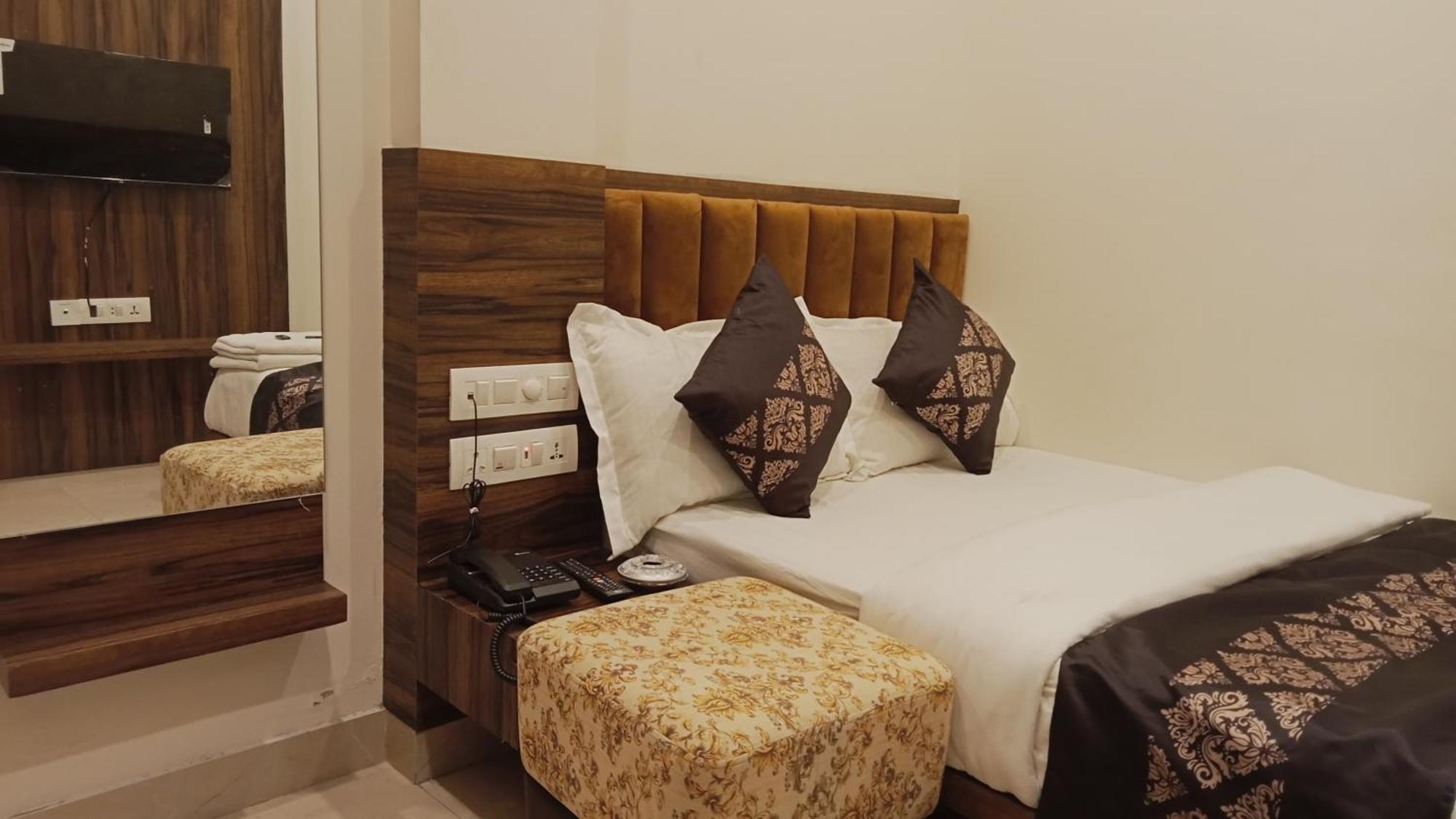 Hotel Vrinda Inn Udaipur Eksteriør billede